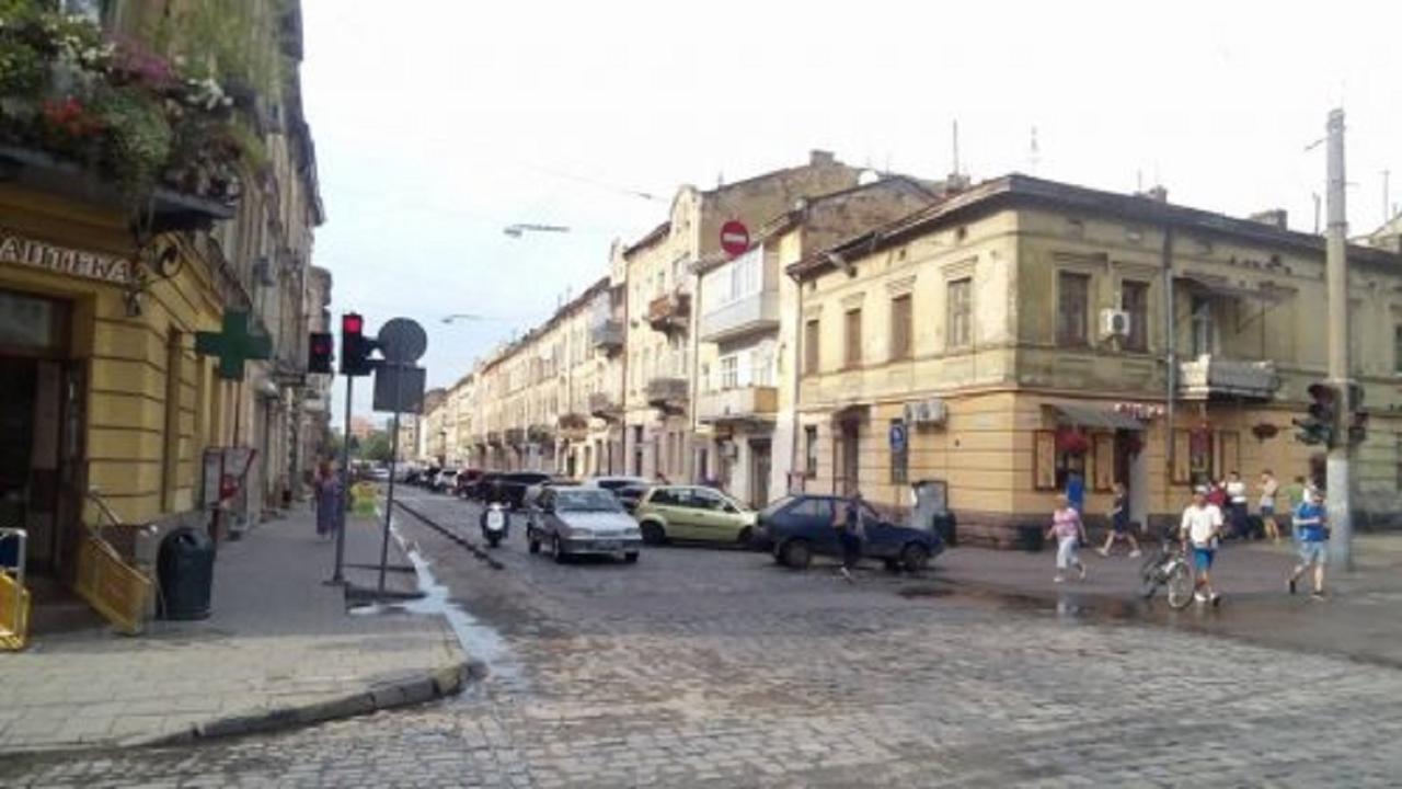 Віп Квартира Вулиця Куліша 13 Біля Форуму Недалеко Малевичу リヴィウ エクステリア 写真